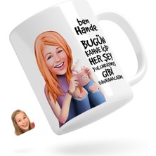 BK Kişiye Özel Kadın Her Şey Yolundaymış Gibi Karikatürlü Beyaz Kupa Bardak-4