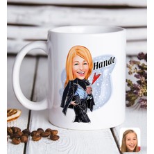 BK Kişiye Özel Kadın Moda Ikonu Karikatürlü Beyaz Kupa Bardak-4