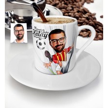 BK Kişiye Özel Bay Futbolcu Sarı Kırmızı Karikatür Türk Kahvesi Fincanı - 1