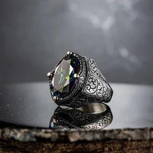925 Ayar Gümüş Kalem Işlemeli Mistik Topaz Taşlı Erkek Yüzük