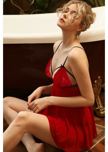 Kadın Kırmızı Arka Kısmı Açık Özel Gecelik modelleri