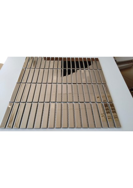 , Mutfak Tezgah Arası ve Iç Dekorasyon Için Kristal Cam Mozaik. Cam Ölçüsü: 15x73x4 mm. File ölçüsü: 30x30 cm. ( 1 m2 fiyatıdır )