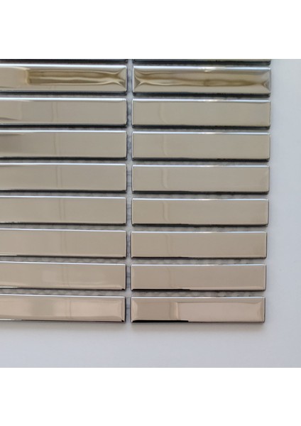 , Mutfak Tezgah Arası ve Iç Dekorasyon Için Kristal Cam Mozaik. Cam Ölçüsü: 15x73x4 mm. File ölçüsü: 30x30 cm. ( 1 m2 fiyatıdır )
