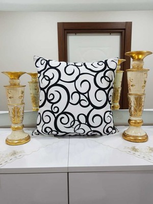 Körfez Kırlent Beyaz & Siyah Fırfır Geometrik Desenli Dekoratif Kırlent Kılıfı