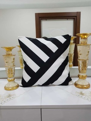 Körfez Kırlent Siyah & Beyaz Çapraz Çizgili Geometrik Desenli Dekoratif Kırlent Kılıfı