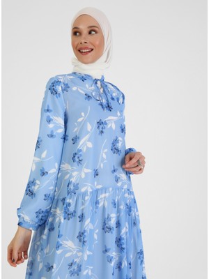 Refka Bağlama Detaylı Astarlı Şifon Tesettür Elbise - Mavi Beyaz Çiçekli - Refka Woman
