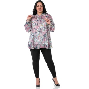 Disentis Modest Büyük Beden Çiçek Desenli Kendinden Fularlı Manşetli Pembe Şifon Gömlek