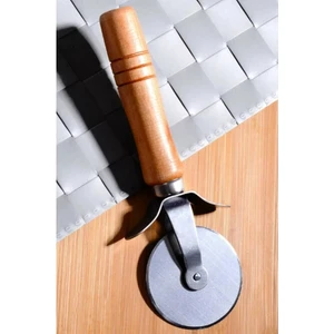 Bambu Saplı Pizza ve Hamur Kesici Rulet 17 cm Çelik Pizza Kesici