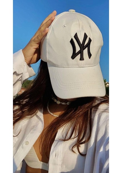 Takı Dükkanı Siyah Nakışlı Beyaz NY Cap Unisex Şapka cp220