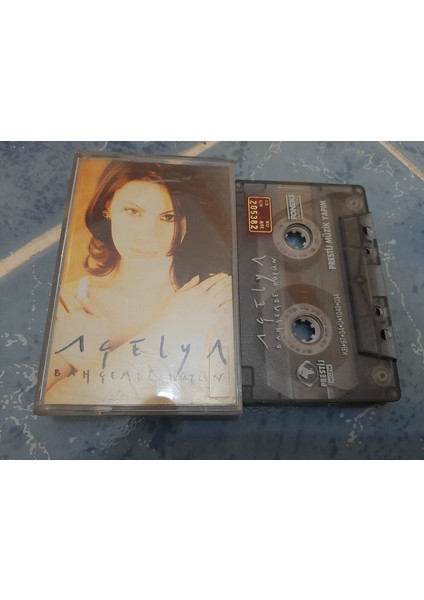 Açelya Bahçemde Hüzün Cam Baskı