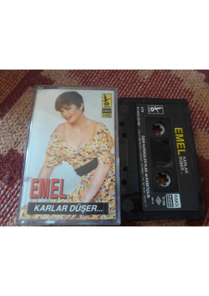 Emel Karlar Düşer Kağıt Baskı