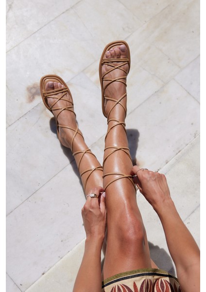 Vizon Kadın Sarma Bağcıklı Puf Sandalet