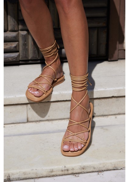 Vizon Kadın Sarma Bağcıklı Puf Sandalet fırsatları