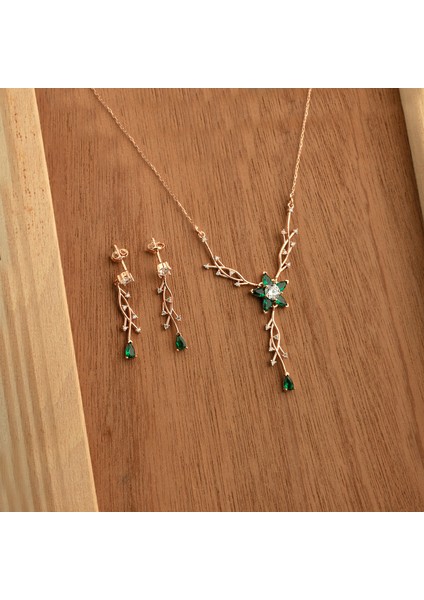 925 Ayar Gümüş Zümrüt Renkli Nergis Çiçeği Sarmaşık Kolye Küpe Takı Seti fırsatları