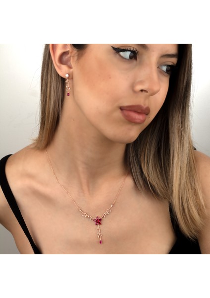 925 Ayar Gümüş Kırmızı Nergis Çiçeği Sarmaşık Kolye Küpe Takı Seti modelleri