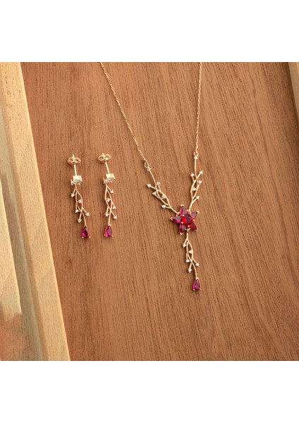 925 Ayar Gümüş Kırmızı Nergis Çiçeği Sarmaşık Kolye Küpe Takı Seti fırsatları