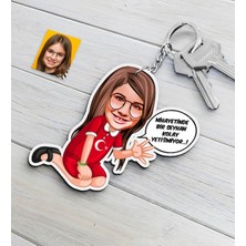 BK Kişiye Özel Kız Çocuk Kolay Yetişmiyor Karikatürlü Ahşap Anahtarlık-3