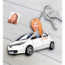 BK Kişiye Özel Bayan Renault Zoe Figürlü Plakalı Ahşap Karikatür Anahtarlık