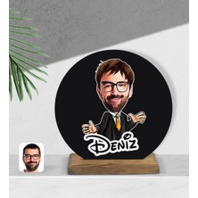 BK Kişiye Özel Erkek Avukat Karikatürlü Yuvarlak Ahşap Biblo-3