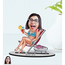 Bk Gift Kişiye Özel Tatilci Kadın Karikatürlü Ahşap Biblo Model 2
