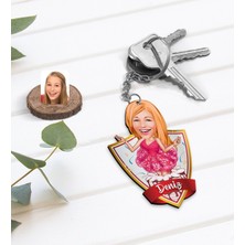 BK Kişiye Özel Isimli Kadın Doğum Günü Karikatürlü Ahşap Anahtarlık-1