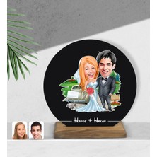 BK Kişiye Özel Evleniyoruz Karikatürlü Yuvarlak Ahşap Biblo-1