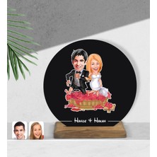 BK Kişiye Özel Evleniyoruz Karikatürlü Yuvarlak Ahşap Biblo-10