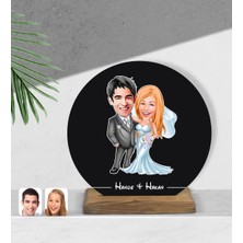 BK Kişiye Özel Evleniyoruz Karikatürlü Yuvarlak Ahşap Biblo-5