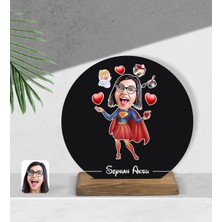 BK Kişiye Özel Süper Anne Karikatürlü Yuvarlak Ahşap Biblo-1