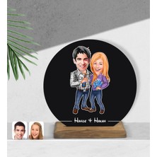 BK Kişiye Özel Sevgililer Karikatürlü Yuvarlak Ahşap Biblo-50