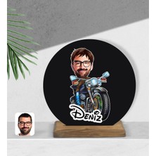 BK Kişiye Özel Erkek Motorcu Karikatürlü Yuvarlak Ahşap Biblo-2