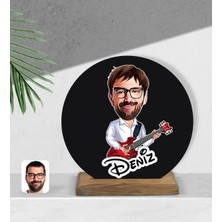 BK Kişiye Özel Erkek Gitarist Karikatürlü Yuvarlak Ahşap Biblo-2