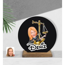 BK Kişiye Özel Kadın Avukat Karikatürlü Yuvarlak Ahşap Biblo-4