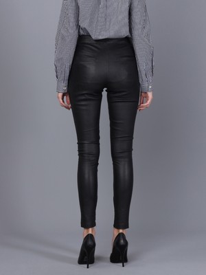 Basics & More Kadın Likralı Siyah Deri Pantolon