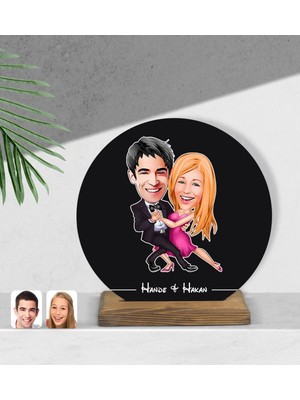 BK Kişiye Özel Sevgililer Karikatürlü Yuvarlak Ahşap Biblo-13