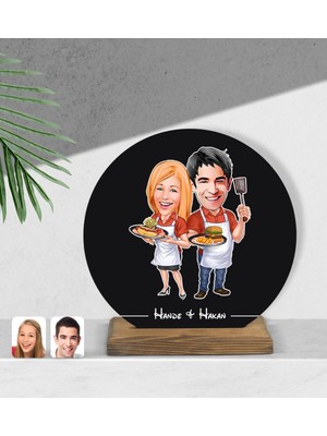 BK Kişiye Özel Sevgililer Karikatürlü Yuvarlak Ahşap Biblo-57