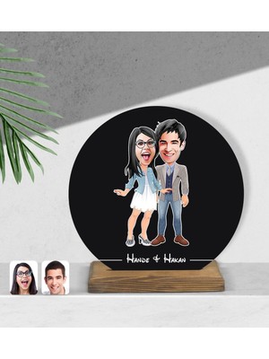 BK Kişiye Özel Sevgililer Karikatürlü Yuvarlak Ahşap Biblo-81