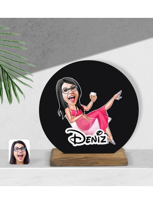BK Kişiye Özel Kadın Patroniçe Karikatürlü Yuvarlak Ahşap Biblo-1