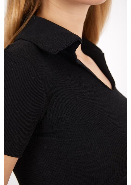 Kadın Siyah Polo Yaka Crop Top modelleri