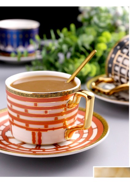 Saray Retro Tarzı Seramik Kahve Fincanı Ingiliz Işık Lüks Kahve Fincanı ve Daire Seti Evin Ikrandalı Çay Çay Kupası | Kahve Kupası ve tabak Setleri (Yurt Dışından)
