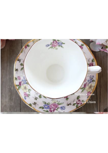 Yaratıcı Kemik Çini Kahve Fincanı ve Tabağı Ingiliz Öğleden Sonra Çay Siyah Çay Bardağı Setleri Espresso Fincan Kahve Kupa Parti Drinkware | Kahve Fincanı ve tabak Setleri (Yurt Dışından) modelleri