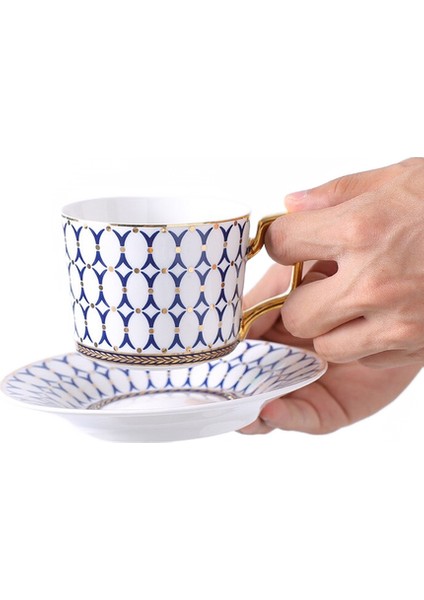 Avrupa Tarzı Lüks Seramik Çay Bardağı ve Tabağı Seti Yaratıcı Altın Tasarım Porselen Çay Kemik Çin Kahve Fincanı Seti Drinkware | Kahve Fincanı ve tabak Setleri (Yurt Dışından)