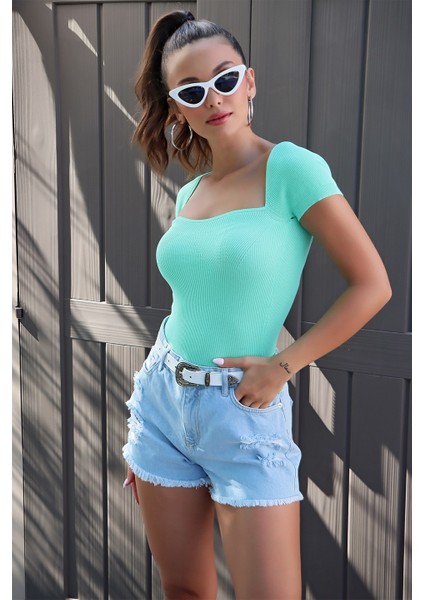 U Yaka Kısa Kol Mint