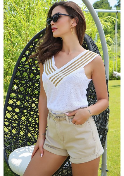 Kolsuz Ön Arka V Yaka Sim Detaylı Beyaz-Altın fırsatları