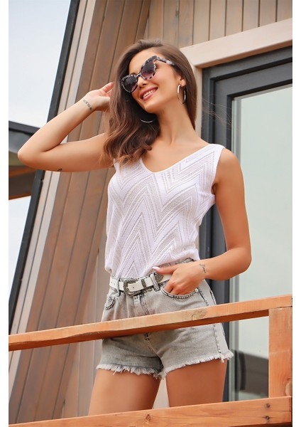 Ön Arka V Yaka Kolsuz Askılı Sim Detaylı Beyaz