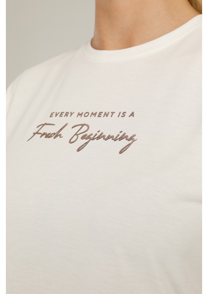 CT1006 Amy Slogan T-Shırt Kadın Kısa Kol T-Shirt fırsatları