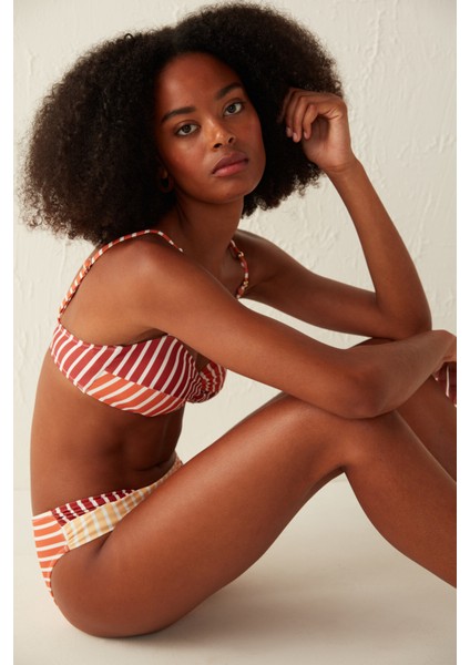 Çok Renkli Çizgili V Kesim Havana Twist Bikini Altı fiyatları