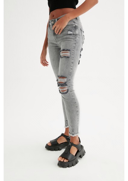 Arka ve Ön Bacak Yırtık Skinny Jean