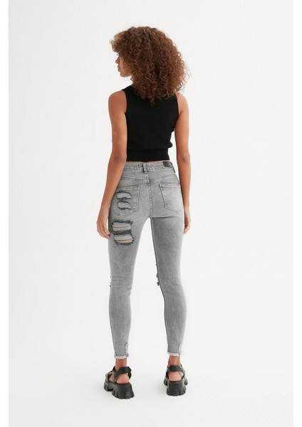 Arka ve Ön Bacak Yırtık Skinny Jean