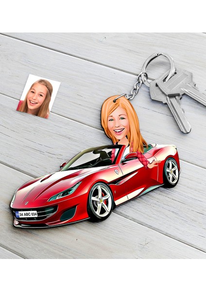 Kişiye Özel Bayan Ferrari California Figürlü Plakalı Ahşap Karikatür Anahtarlık